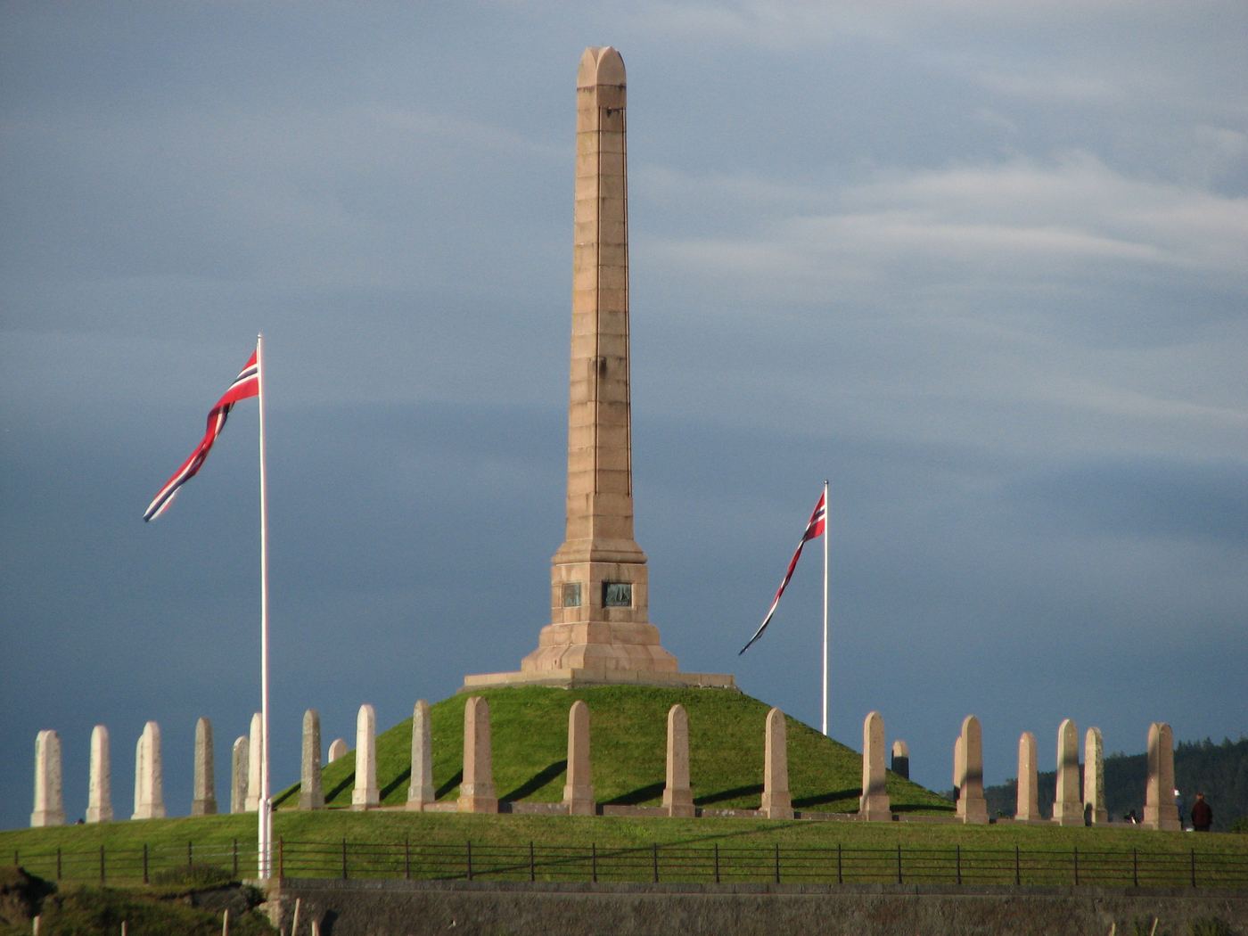 Haraldshaugen national monument with Norwegian flags